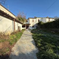 CASA SEMINDIPENDENTE A ZENEVREDO