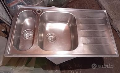 Elettrodomestici cucina in perfette condizioni.