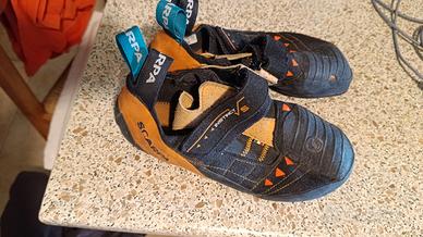 scarpette arrampicata scarpa instinct vs