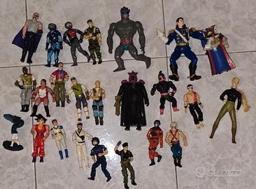 Lotto giocattoli:action figure + dinosauri + robot