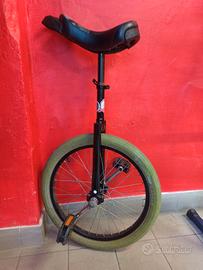 monociclo mono ruota 