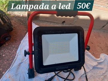 Lampada a led da cantiere