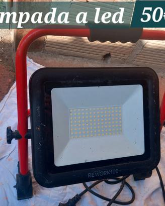 Lampada a led da cantiere