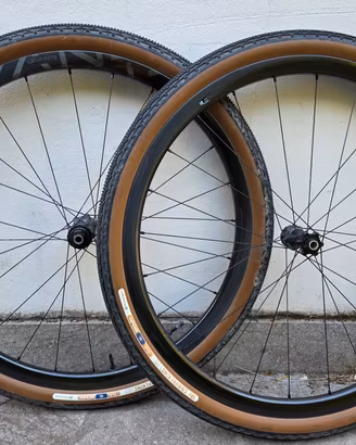 Ruote carbon Campagnolo Levante