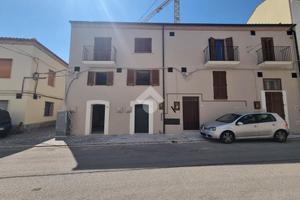 VILLA A SCHIERA A PENNA SANT'ANDREA