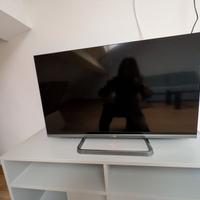 Televisori 32 pollici e 24 pollici