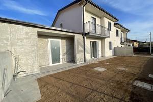 Villetta a schiera di 178 m² con 4 locali e box au