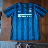 Maglietta Inter 2011 (post triplete) con 9 firme
