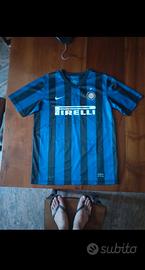 Maglietta Inter 2011 (post triplete) con 9 firme