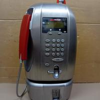 Telefono pubblico digito cabina dismessa gettoni