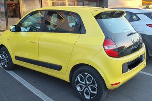 Renault Twingo gialla
