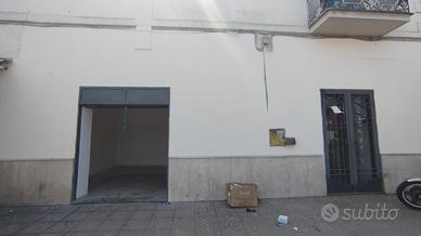 Locale commerciale zona nazionale appia
