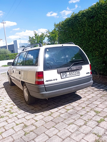 Opel Astra station wagon