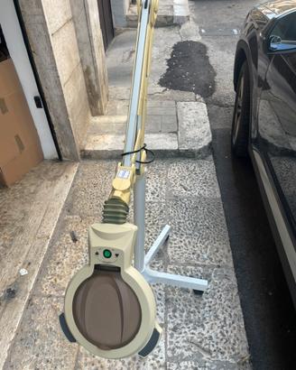 Lampada led da terra  con ingrandimento