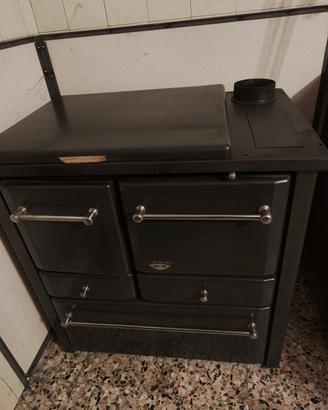 STUFA A LEGNA LINCAR Cuore di ghisa