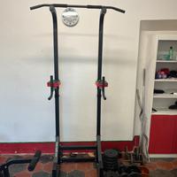 Attrezzo da palestra per trazioni e addominali