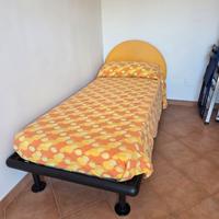 Letto singolo completo di materasso