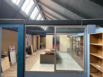 Soppalco di 120 metri laboratorio molto luminoso