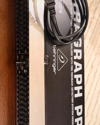 Behringer UltraGraph PRO