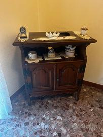Mobiletto in legno