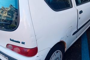 fiat 600 anno 2002