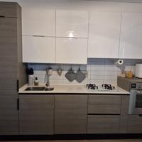 cucina completa di elettrodomestici 