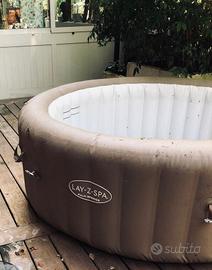 Piscina idromassaggio gonfiabile