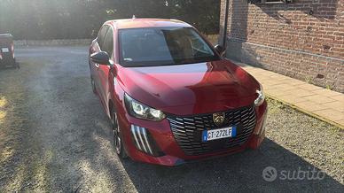 Peugeot 208 2023 SOLO 9000 km