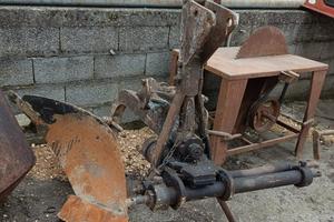 aratro monovomere tipo meccanico regolabile