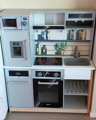 Cucina bambina marca miele