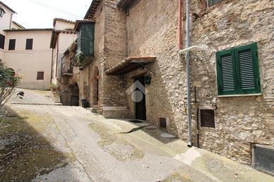 3 LOCALI A POGGIO CATINO