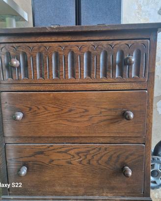 Mobiletto Antiquariato