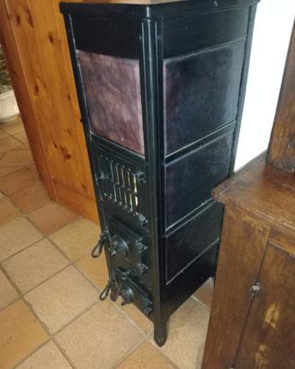 antica stufa a legna 
