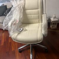 Poltrona da ufficio in pelle bianca NUOVA