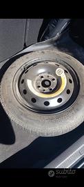 Ruotino R14 a 4 buchi e cric