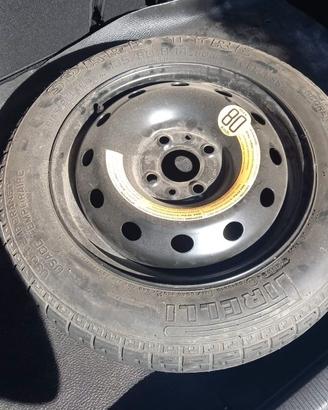 Ruotino R14 a 4 buchi e cric