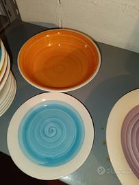 Piatti da cucina colorati