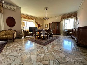 MULTILOCALE A CATANIA