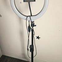 Lampada a LED con treppiede