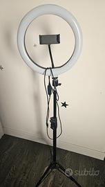 Lampada a LED con treppiede