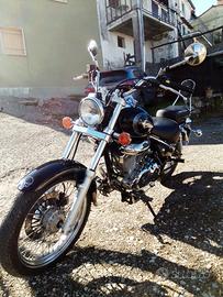 Suzuki Intruder 250 A2