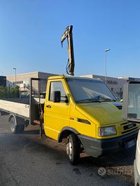 Iveco Daily 35-10 con Gru