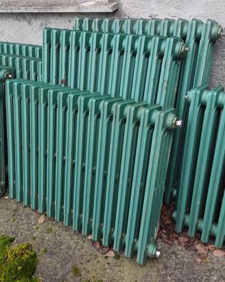 Termosifoni vintage in ghisa