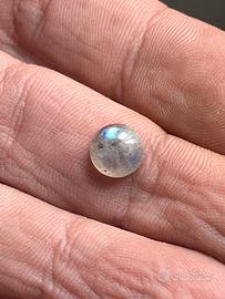 Labradorite cabochon