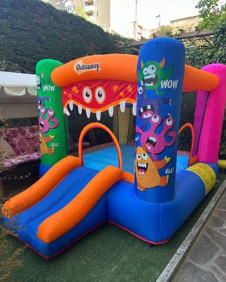 Castello gonfiabile per bambini