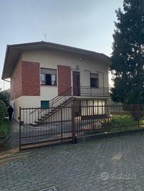 Villa unifamiliare indipendente con giardino