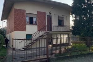 Villa unifamiliare indipendente con giardino