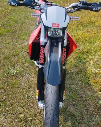 Aprilia sxv 550