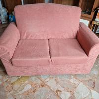 divano 2 posti color salmone
