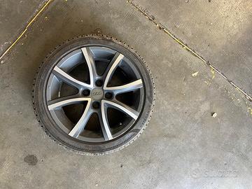 4 cerchi in lega e 2 gomme quattro stagioni
